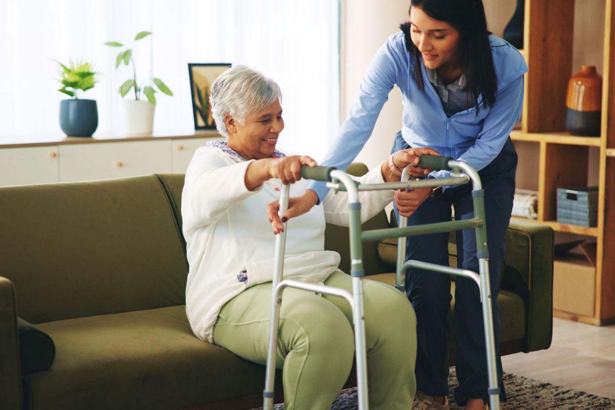 In-Home Care vs. Senior Care Facilities Which is Right for Your Loved One