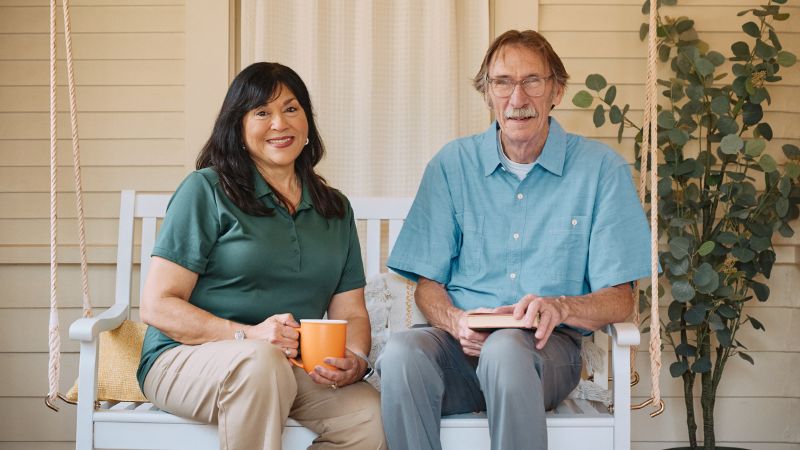 Home Instead caregiver with senior client in South Tucson, AZ