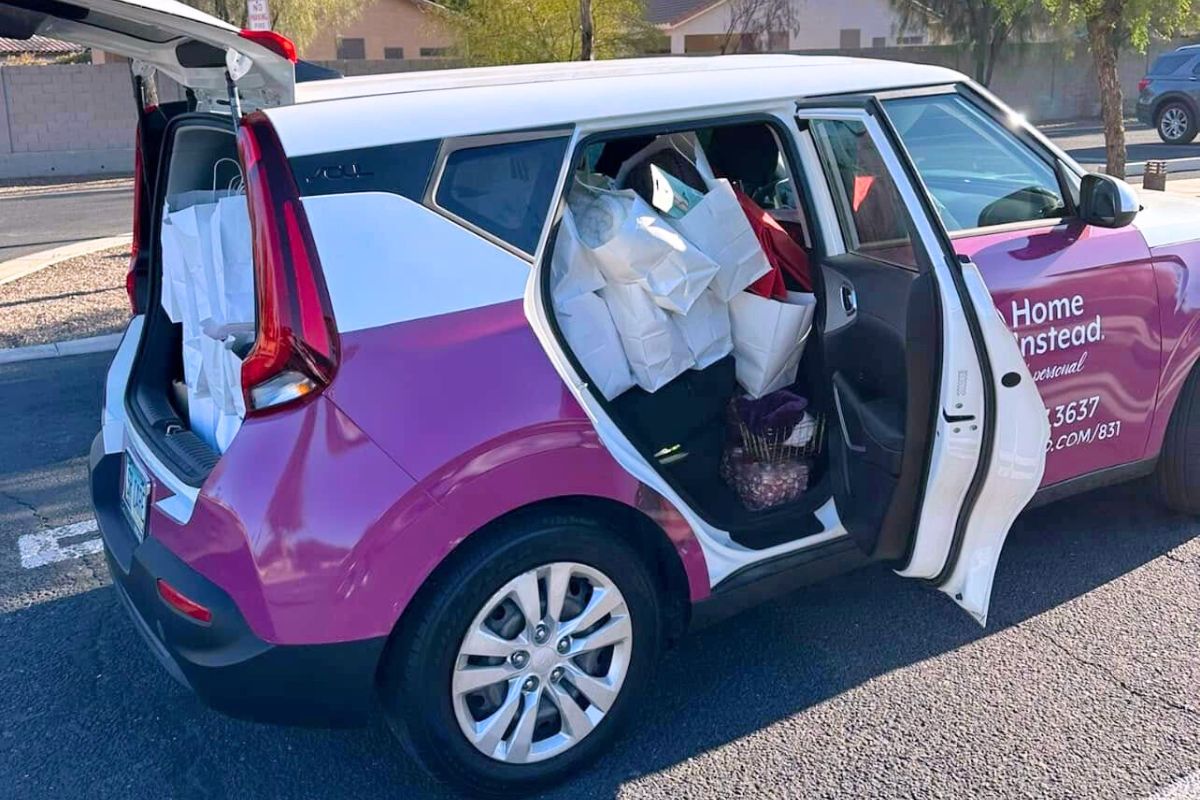 Home Instead of Goodyear, AZ Delivers Gifts to Local Senior Communities Through Be a Santa to a Senior
