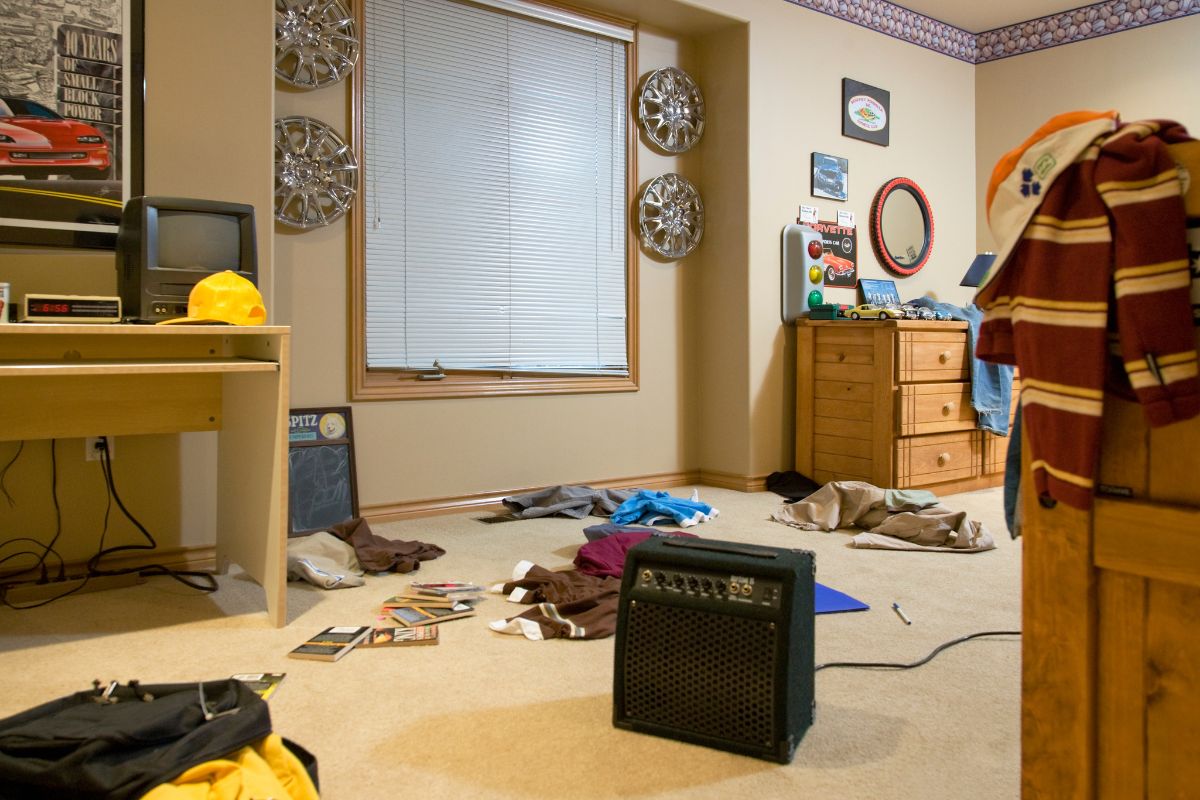Clear Pathways, Safe Homes Managing Clutter for Senior Safety