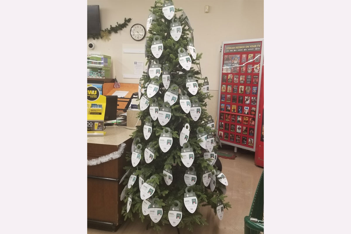 be a santa to a senior melrose ma hero